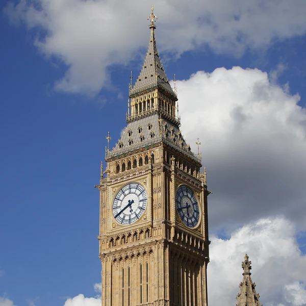 Биг-Бен, или Елизаветинская Башня в Лондоне.